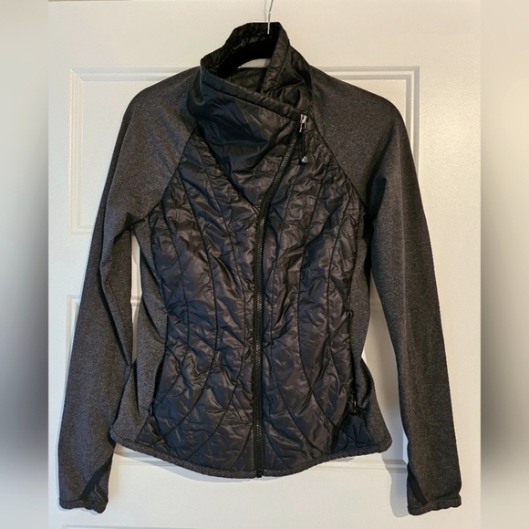 Athleta Women's Lightweight Vail Puffer Jacket sz xs - Picture 5 of 7